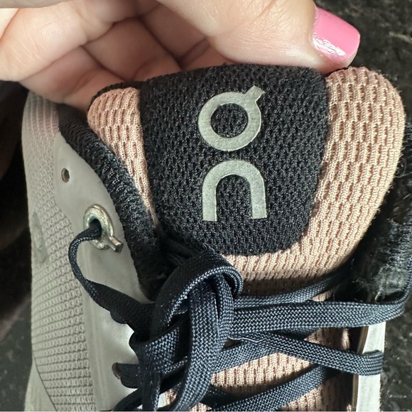 On Running (10) Cloudflyer in Glacier/Rosebrown - Running/Walking Sneakers - Picture 10 of 13